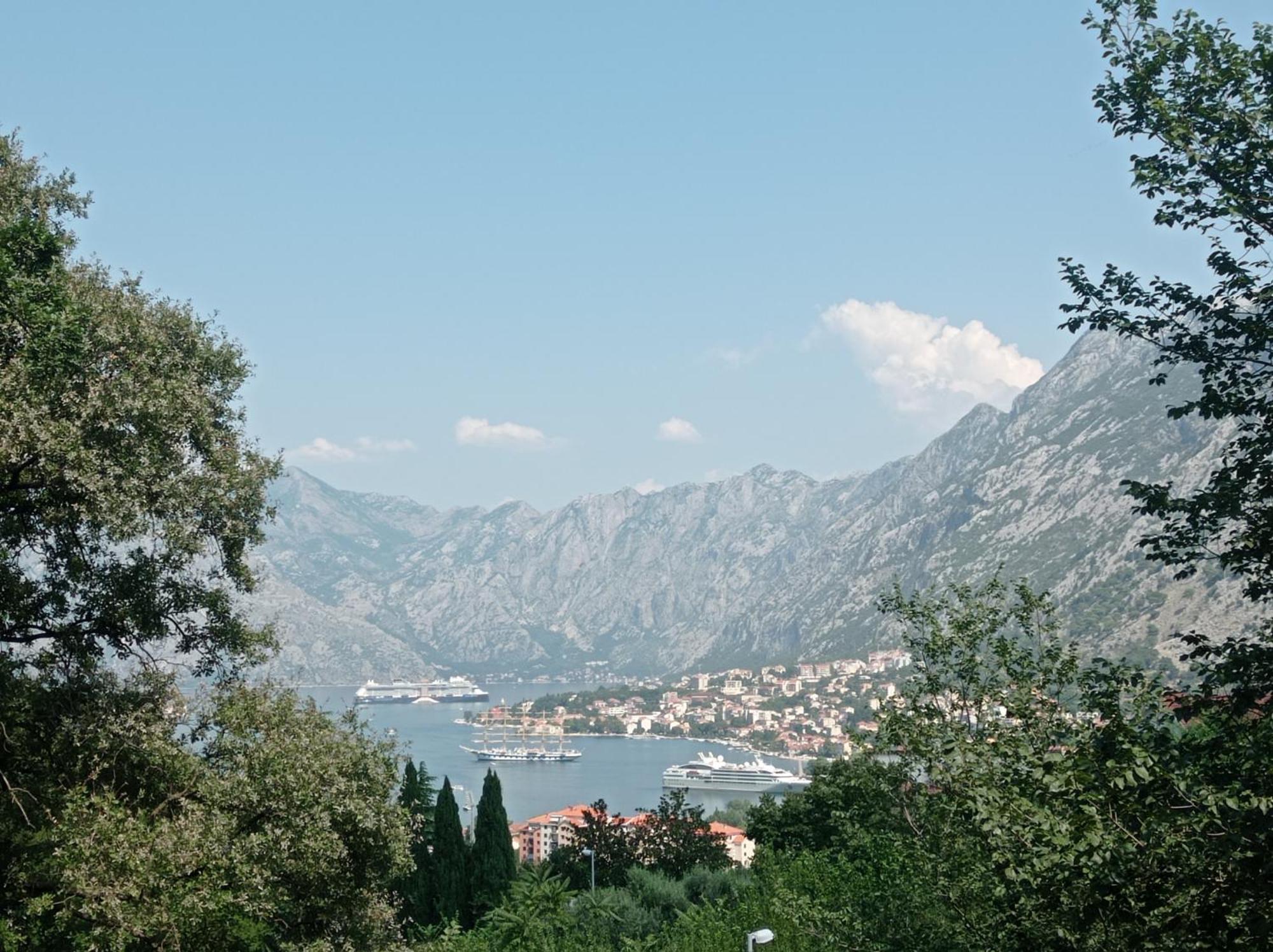 Radgost Kotor Apartments Chambre photo